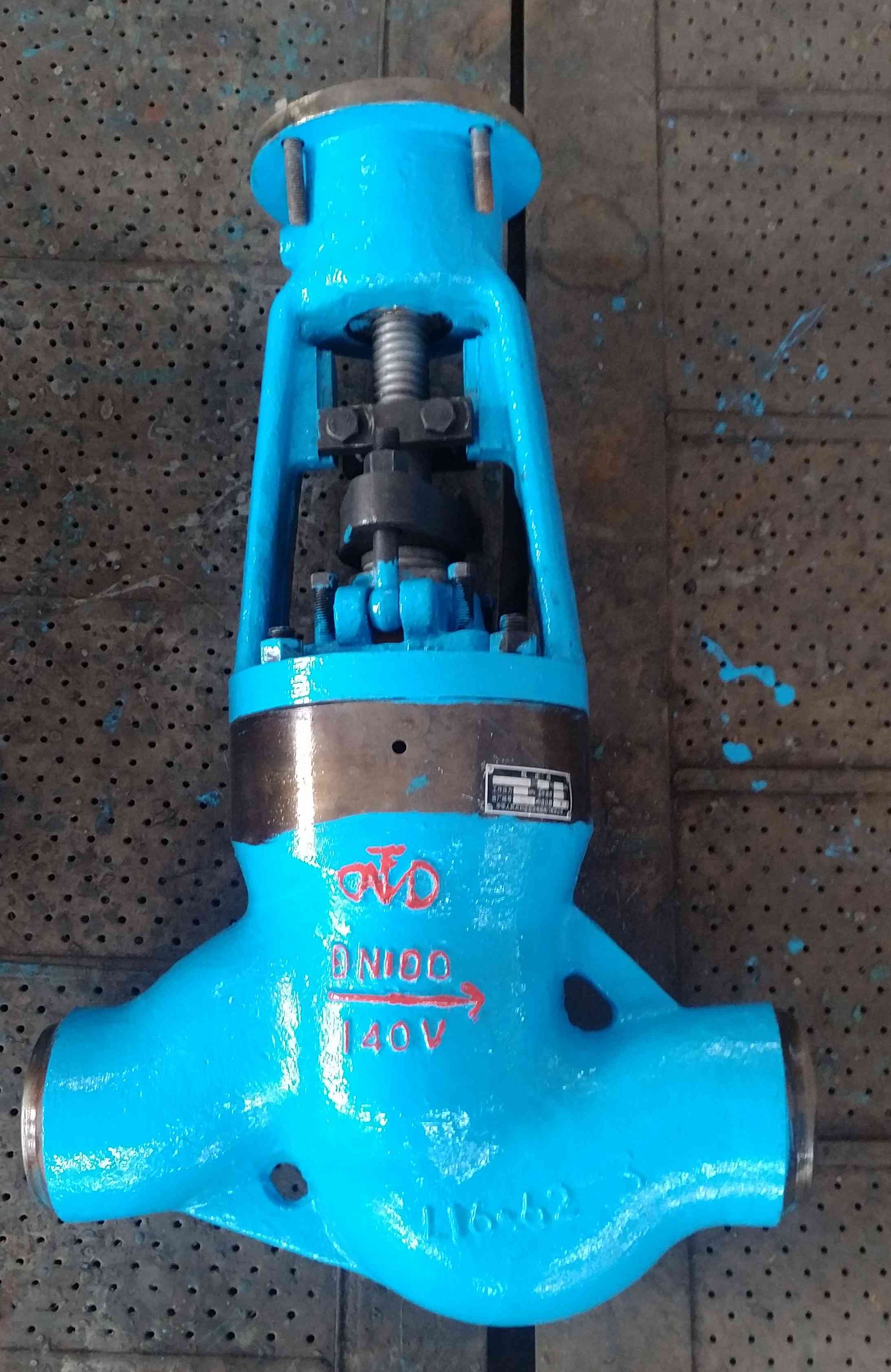 High pressure straight way globe valve
